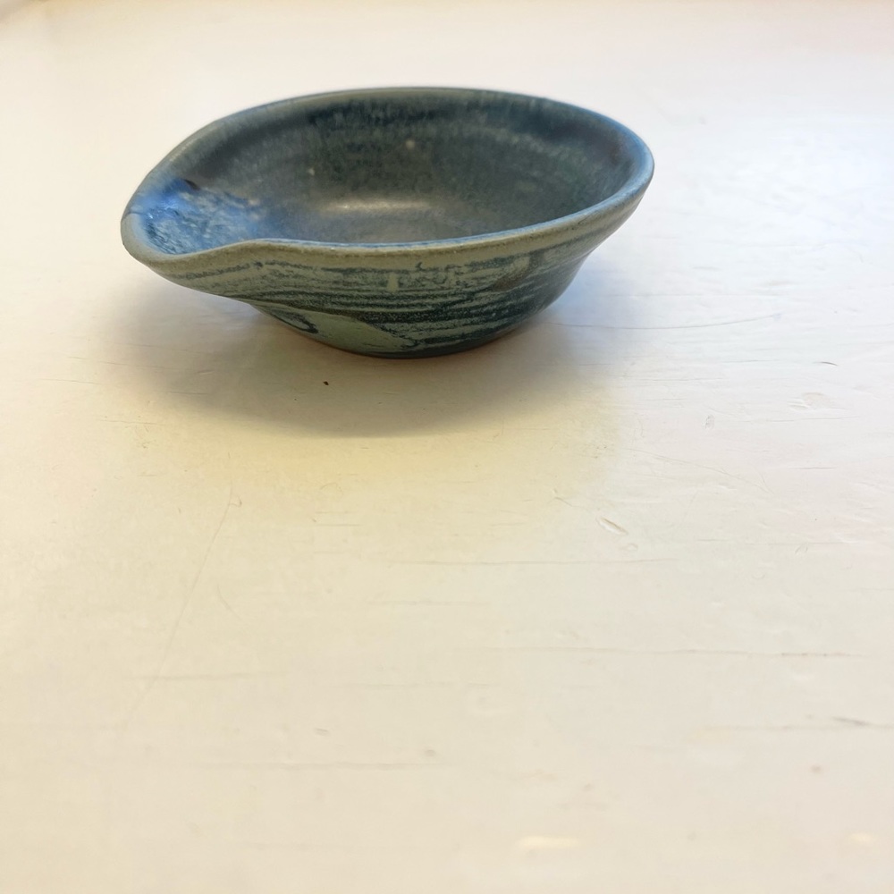 Small Pottery Spoon Rest - Picture 6 of 10